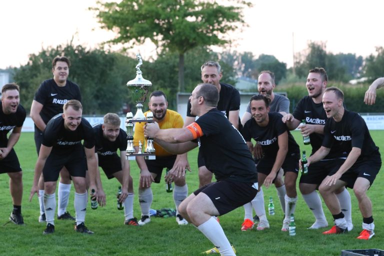 Benefiz-Kick in Iffezheim – Klarer 5:1-Sieg