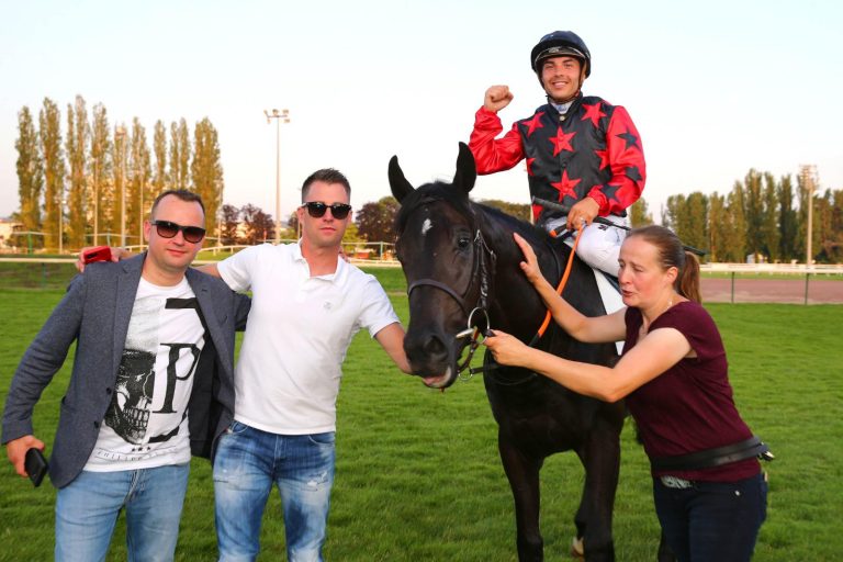 Best Sixteen mit seinem Team