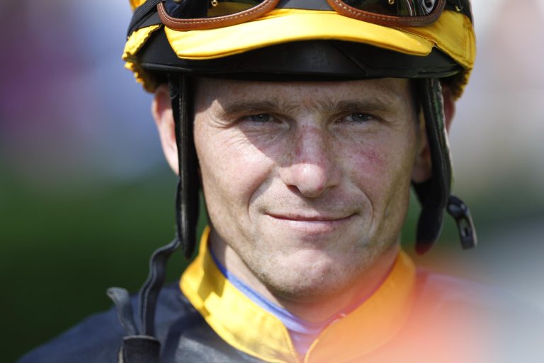 Quenby überlegen bei ihrem Rennbahn-Debüt