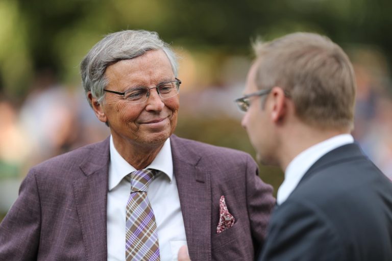 Winterfavorit: Wolfgang Bosbach ehrt die Sieger