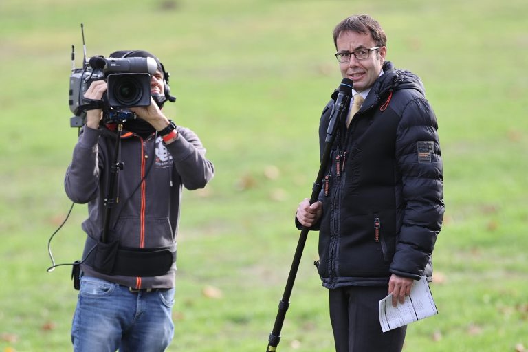 Streams bei Youtube und Facebook zeitversetzt