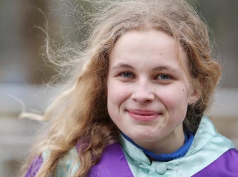 Cronauers Abenteuer Fegentri beginnt am Sonntag in Düsseldorf Nora Cronauer