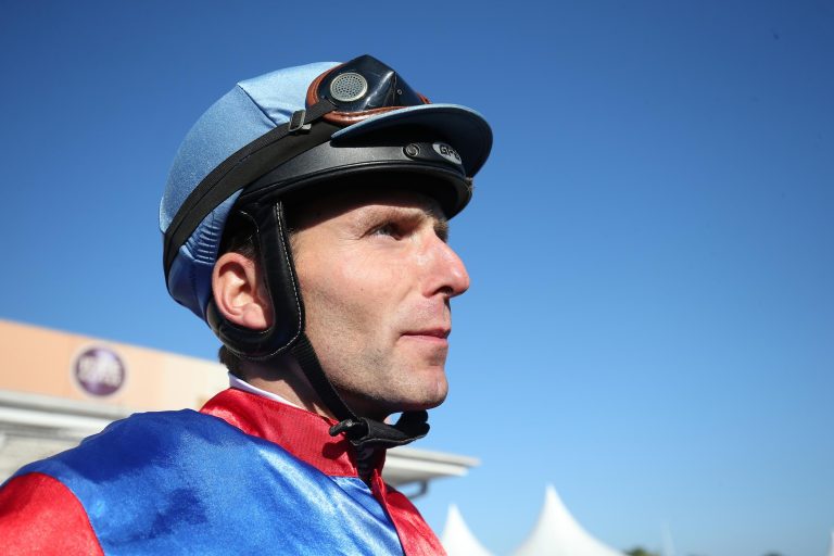 Den Titel im Blick: Stephen Hellyn