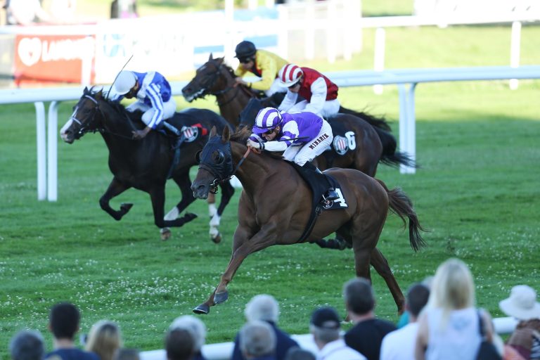 Donnerschlag erhält Goldene Peitsche zurück