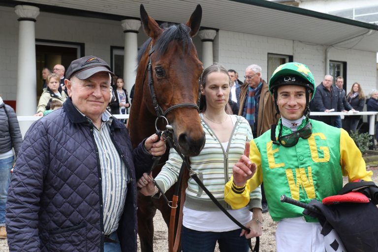 Köln lädt zum After-Work-Renntag ein