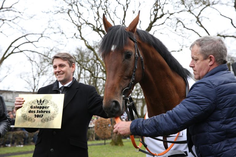Dschingis Secret ist der Galopper des Jahres 2017
