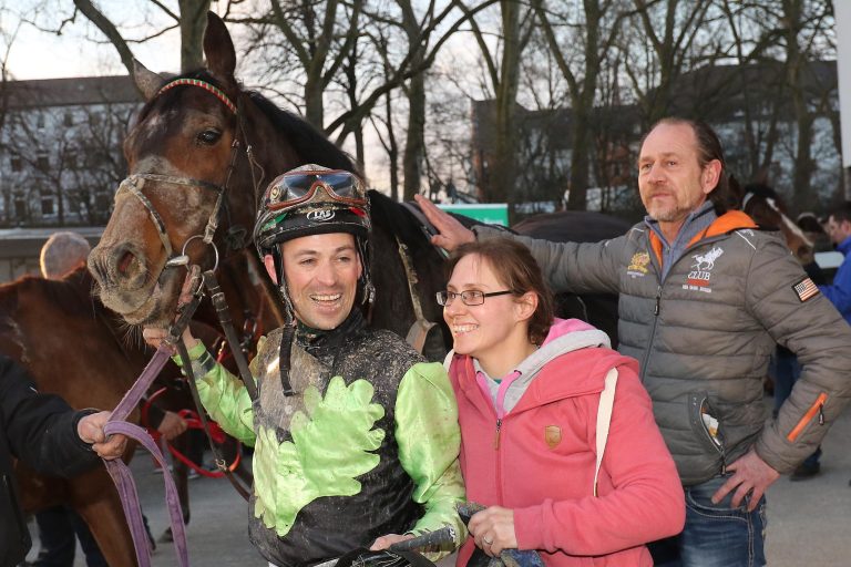 Edelsteins Sand-Hattrick und Triple von Hellyn