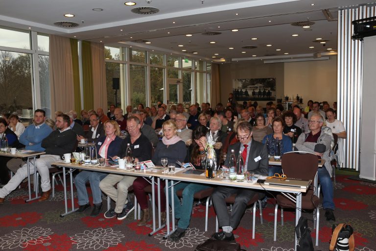 Mehr als 300 Gäste beim 4. Vollblut-Experten-Tag