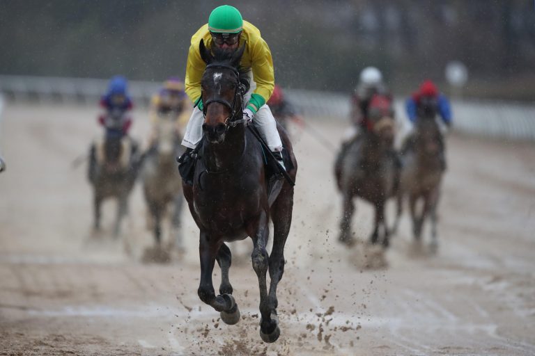 Spätes Geld gut investiert beim Neusser Auftakt