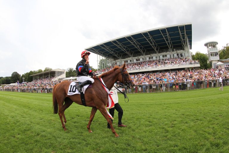 Deutsches Großaufgebot am Arc-Tag in Paris?