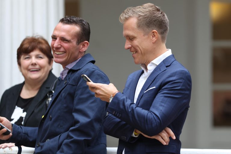 Zwei Gruppe-Stuten verstärken Grewe-Team