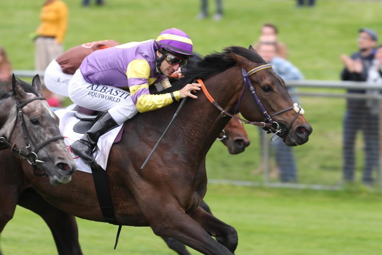Heimsieg und Hattrick zum Abschluss