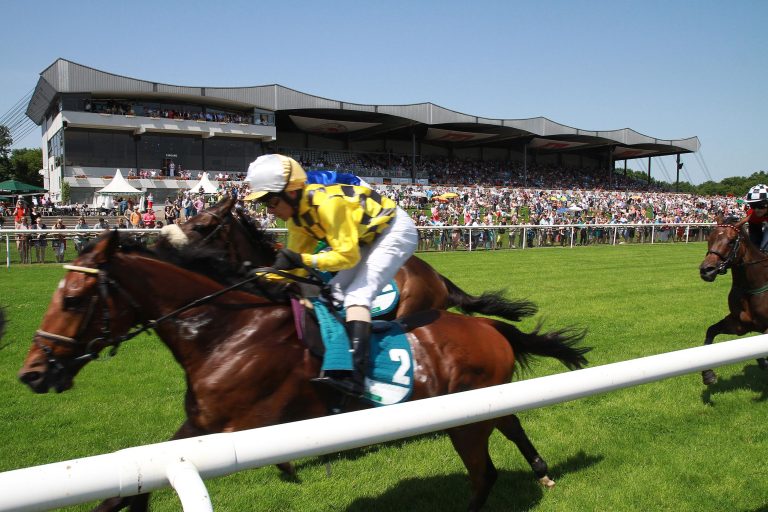 Großer Jubiläumsrenntag auf der Neuen Bult