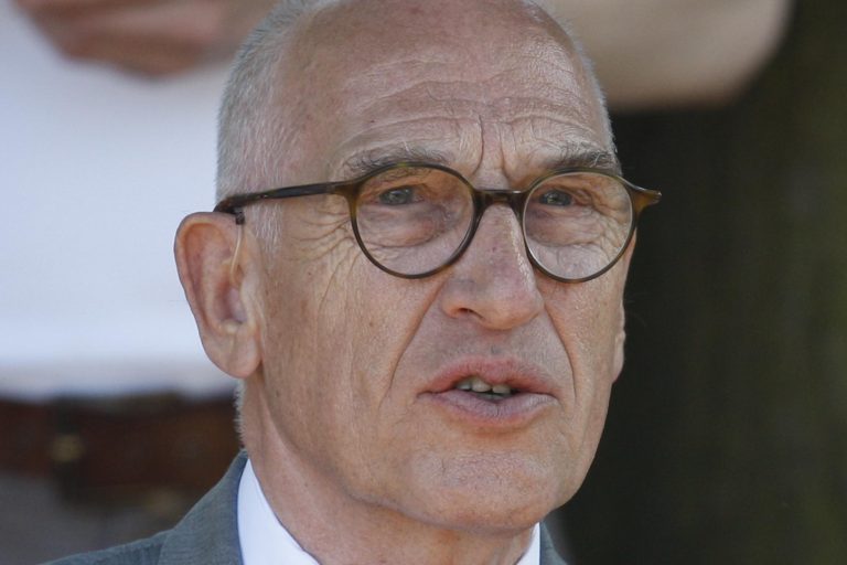 Bombe in Frankfurt: Hellwig tritt von Kaufvertrag zurück