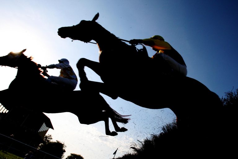 Es kann gesprungen werden – Rennen in Ffos Las und Fairyhouse finden statt