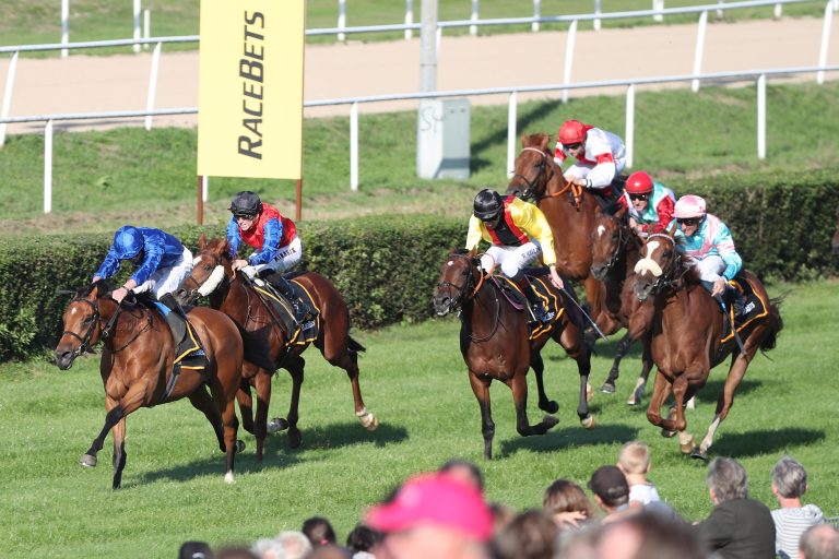 Carnival-Start u.a. mit Ispolini und Communique?