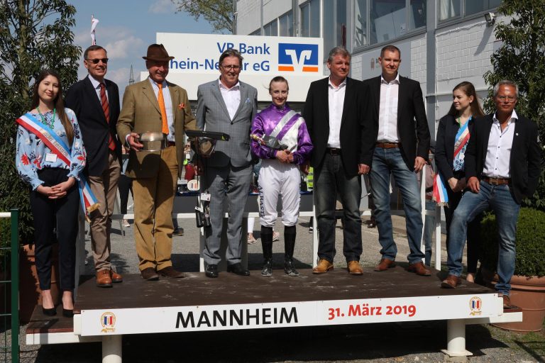 Loyalität zeigt sich loyal – Jason gewinnt!