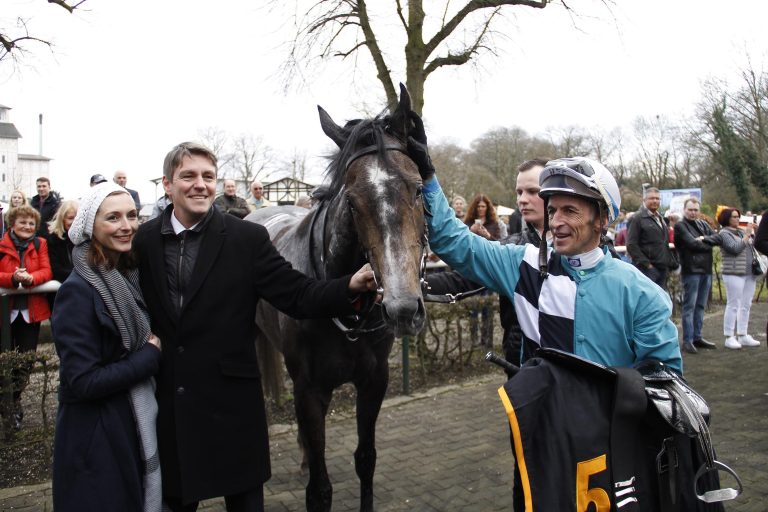 Erstes Kölner Rennen wandert in den Championstall