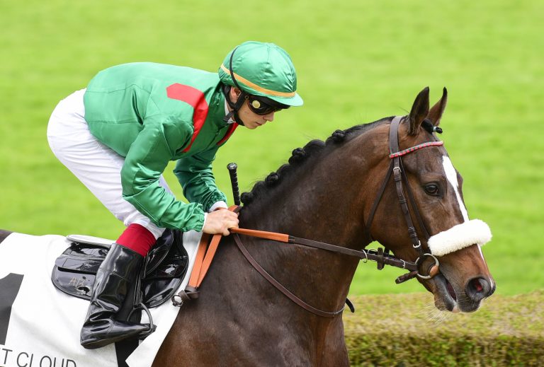 Karaktar geht im Prix Noailles spazieren