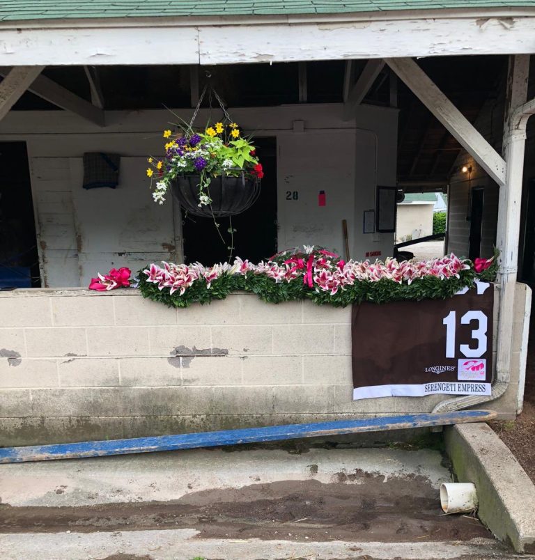 Kentucky Oaks: Serengeti Empress Start-Ziel