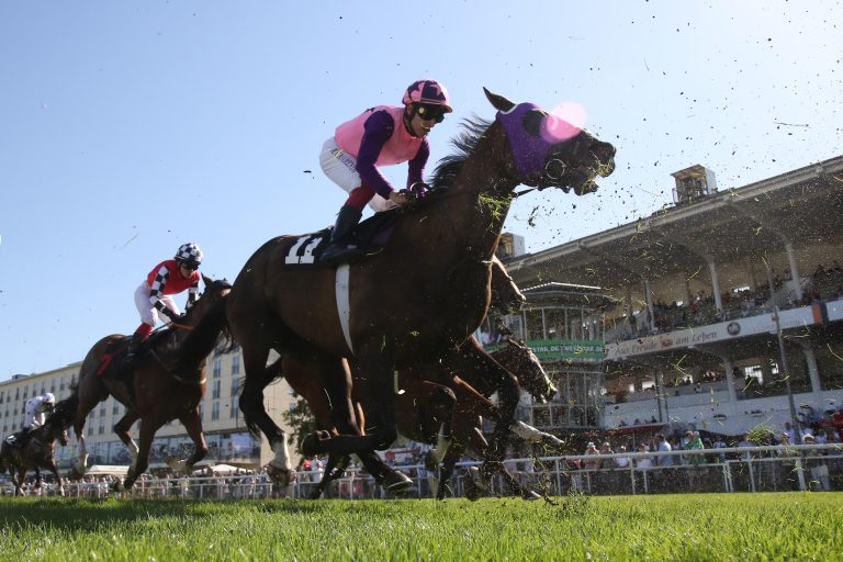 Killerbiene sticht – Debütsieg für Mandy Kriegsheim