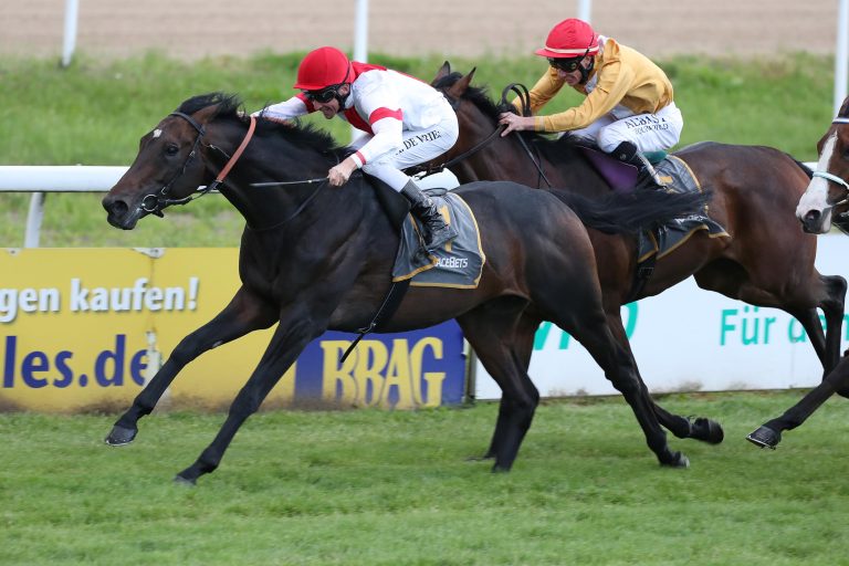 Viele Favoritensiege: Auch Indara und Larsson siegen