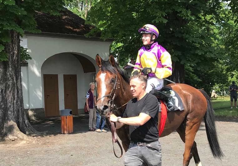 Shoot The Moon macht Leon Wolff zum Jockey