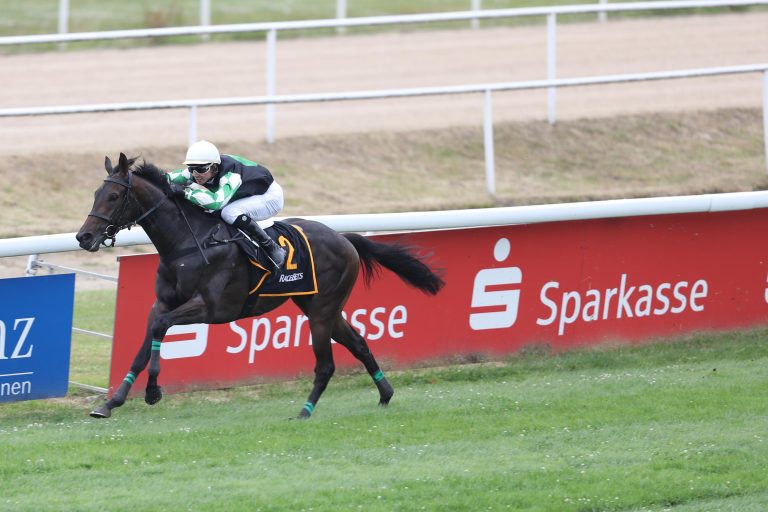 Lijian gewinnt Grand Prix in Le Croise-Laroche