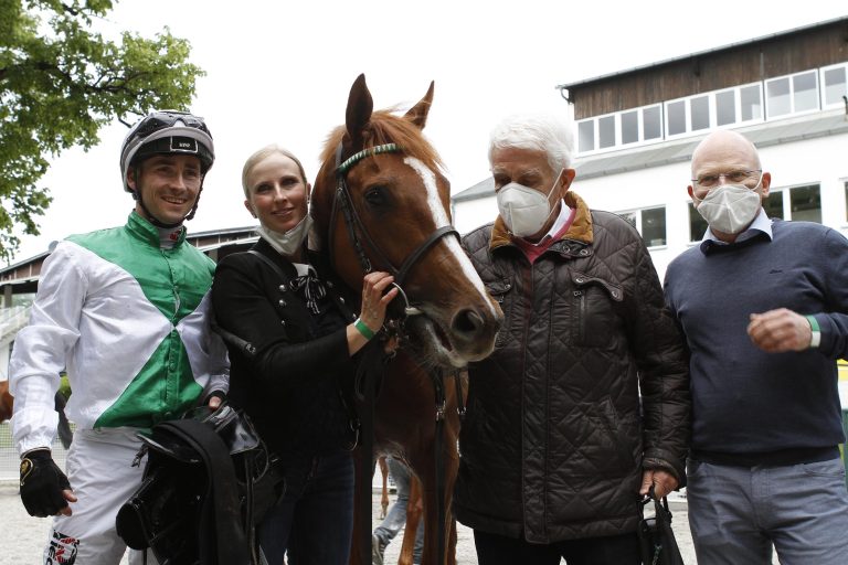 Mendocino einer von Elf in der Hong Kong Vase?