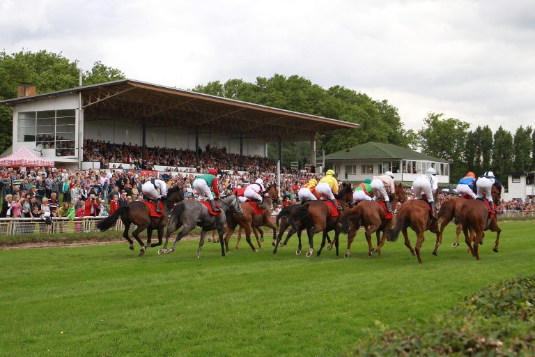 Trendbarometer: Wer wird der erste Grasbahnsieger 2026?