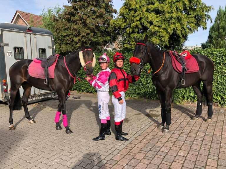 Munaashid und Rockwell LLoyd betreiben „ÖA“