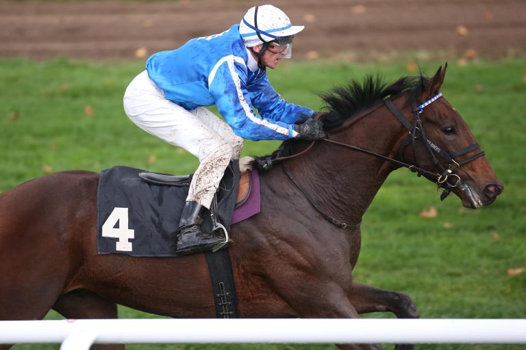 Frauenpower in Neuss und Nero ungeschlagen