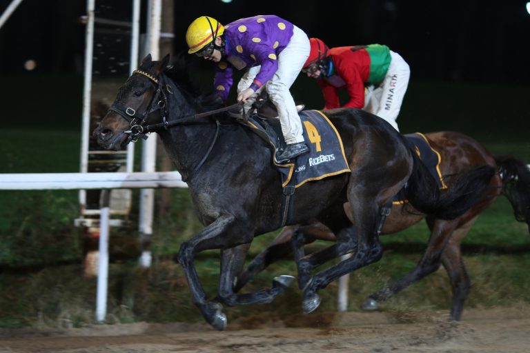 Ungarn-Erfolg bei den Youngstern – „The Rock“ siegt