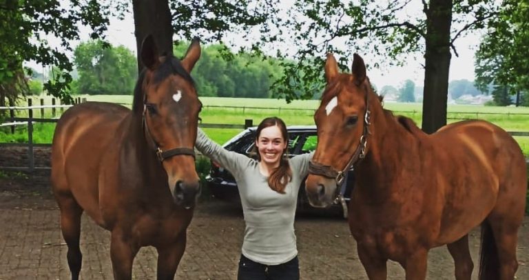 Ohne Tadel (li.) und Goldie Doll mit Luisa Steudle