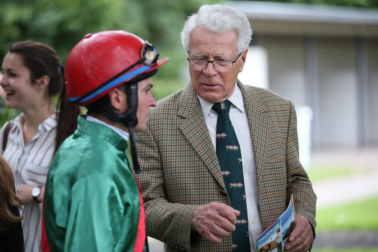 Jockey-Cup: Wladimir Panov siegt und fliegt