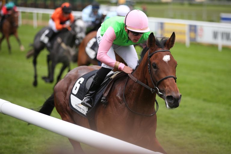 „Darius-Racer“ Parviz siegt auf der Neuen Bult