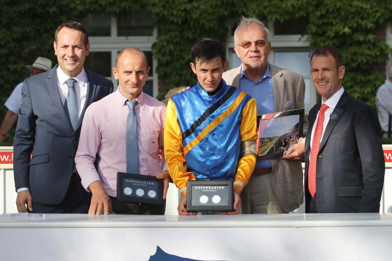 Harley wieder da: Tattersalls Sponsor in Hoppegarten