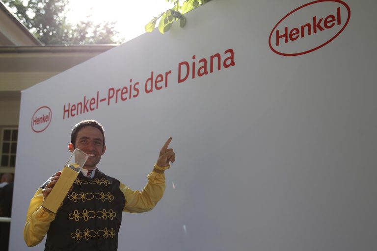 2019 gewann Maxim Pecheur noch als Jockey die Diana mit Diamanta