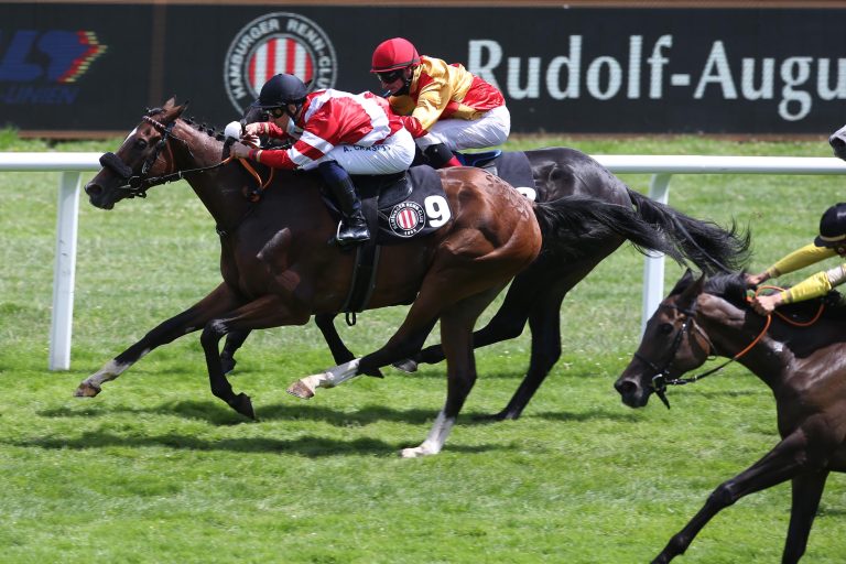 Phuket Paradise bei seinem Hamburg-Sieg