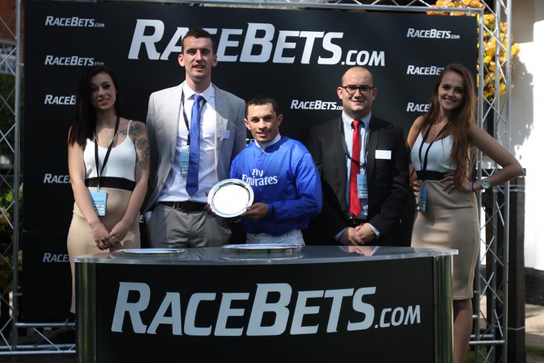 Für Frankfurt: Hälfte des Umsatzes als Spende!