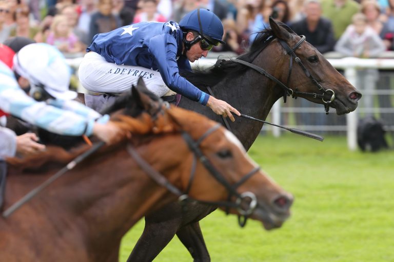 5-Stars-Star Rosebay in Kölner Listen-Thriller vorne