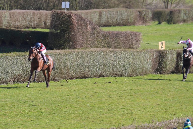 Ross wird Vierter beim ersten Dubai-Start 2018