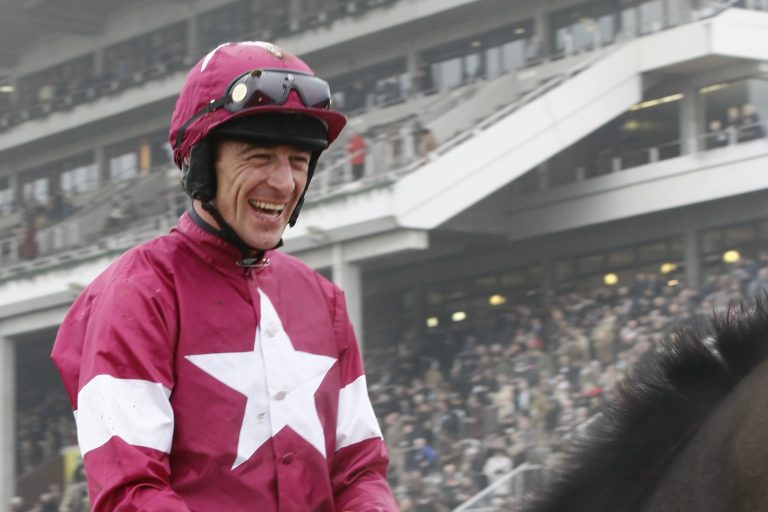 Beerbt Russell McCoy bei McManus