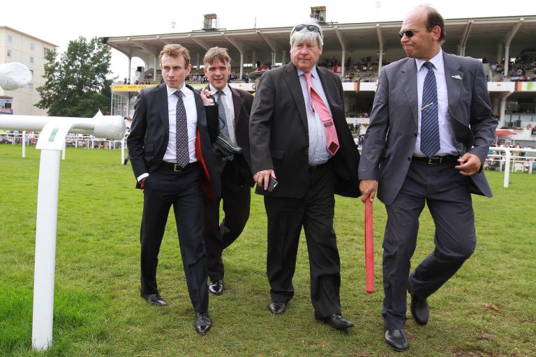 13:45 Uhr: Moore ist da und ab in die Jockeystube