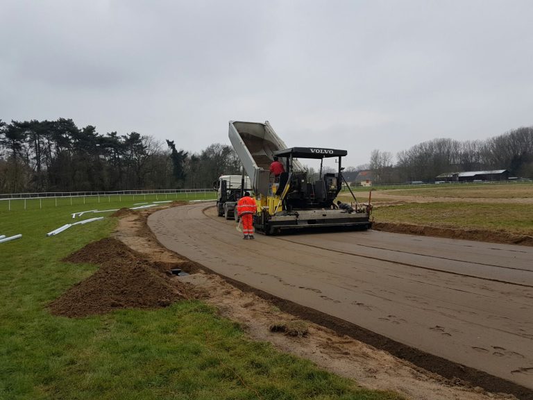 Sanierung der Kölner Sand- Trainierbahn schreitet voran