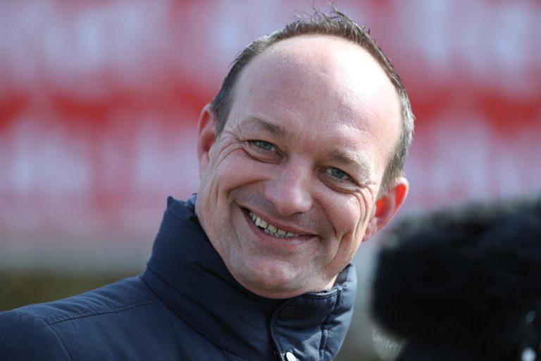 Smrczeks Dapango gewinnt an Ellerbrackes 81. Geburtstag in Compiegne