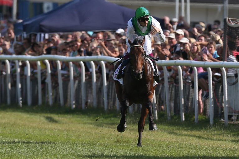 Sea The Moon gewinnt das Derby 2014