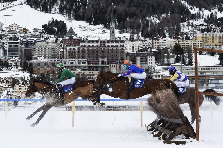 Zusätzliches Hürdenrennen in St.Moritz