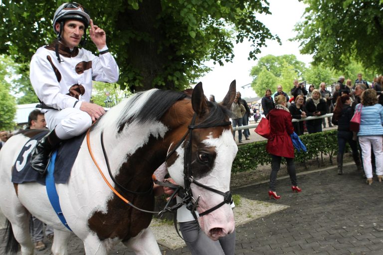 Andrasch Starke mit strammem Osterprogramm