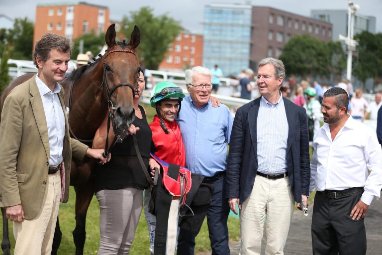 Tarantella sticht zu: Gröschel-Sieg zum Auftakt